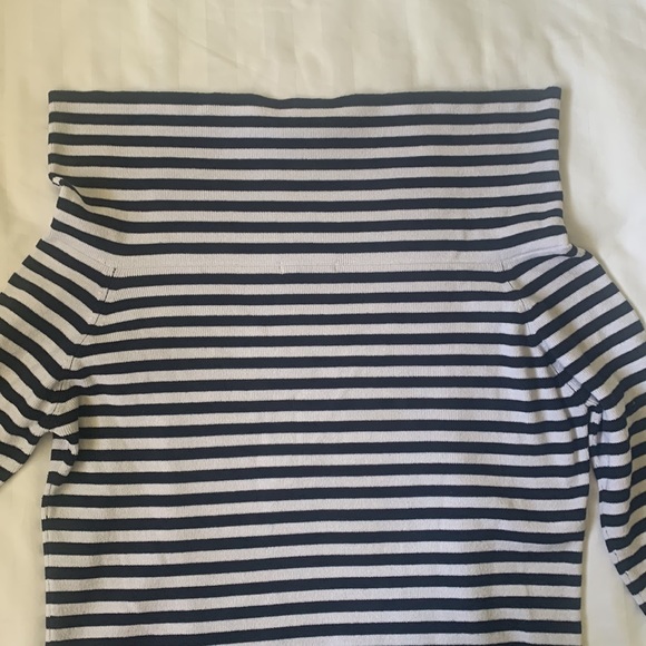 Orly off the shoulder collar b/w stripe viscose/nylon roomy sweater EUC - Picture 5 of 6